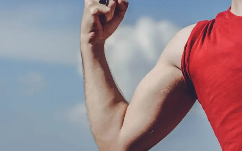 Hammer curls: dikke armen door eenvoudige curls