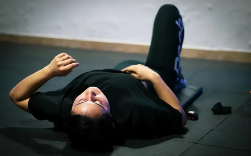 Dumbbell hammer curl: armen trainen zonder machines