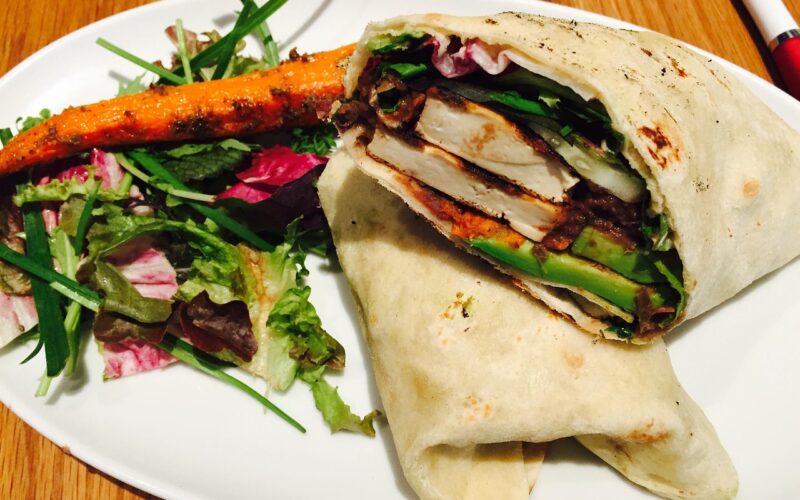 Wrap met kip en avocado gezonde lunch topper