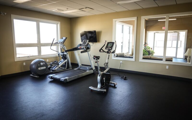 Van woonkamer naar workout: zo bouw je jouw ideale thuis sportschool