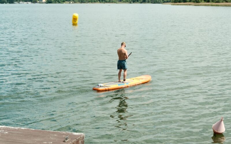 Watersport als alternatief voor de sportschool in de zomer